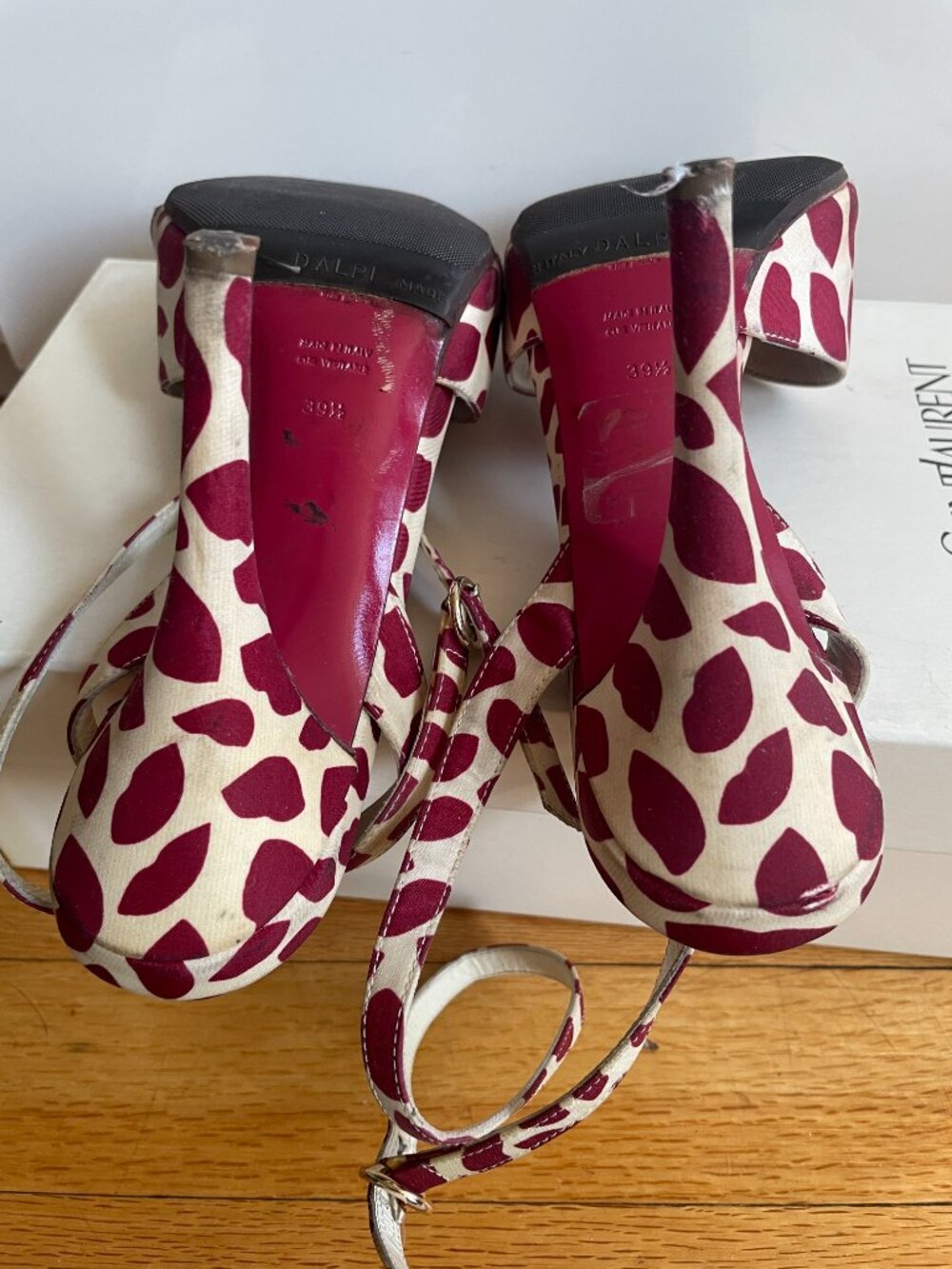 Vintage YSL iconic lip print silk sandals 39.5 - Picture 5 of 8